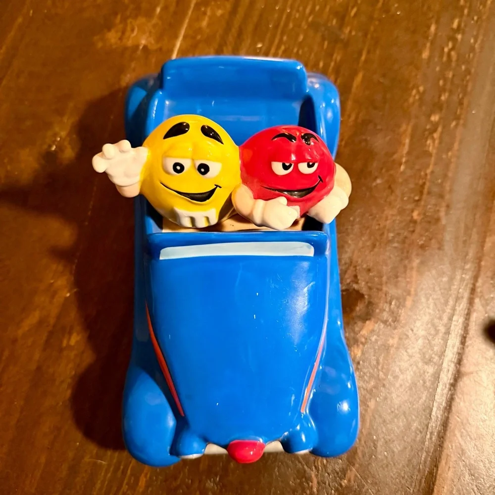 VTG M&M'S Ceramic Car Candy Dish - Red & Yellow M&M Figures